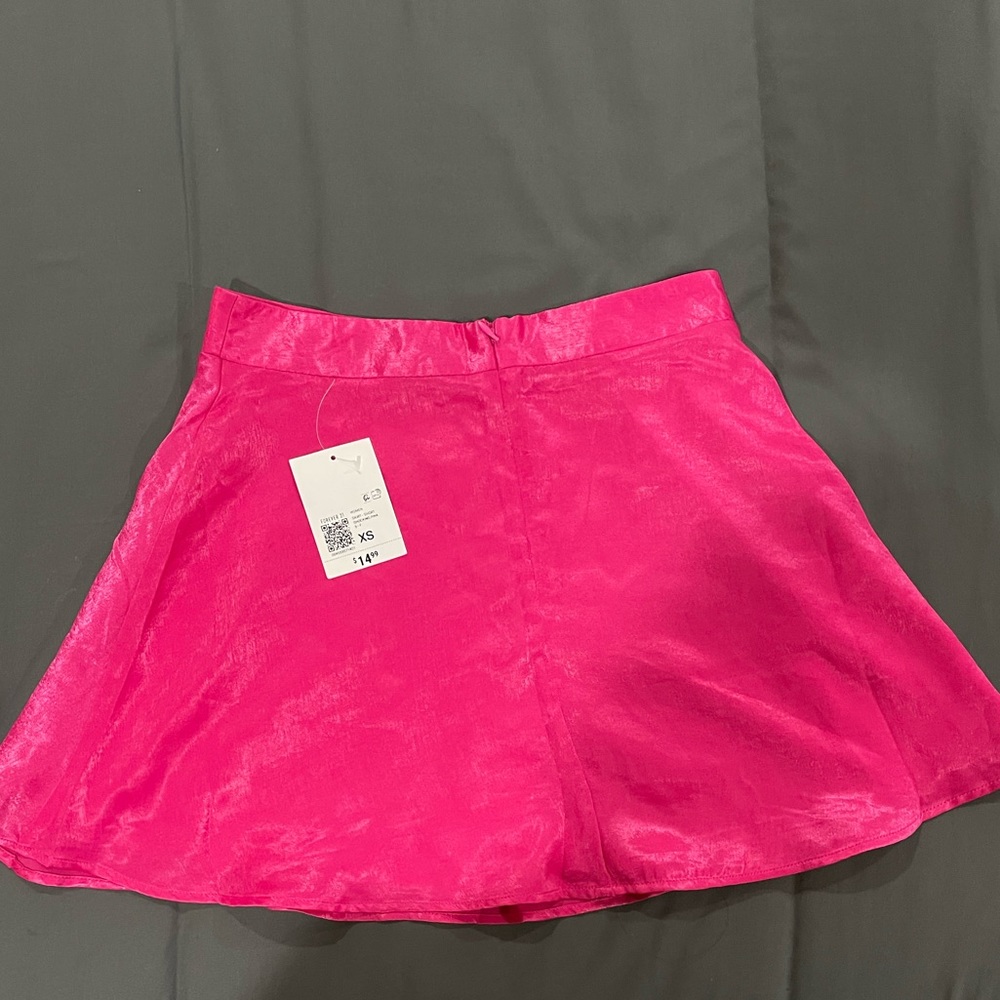 F21 SHOCKING PINK SATIN MINI SKIRT